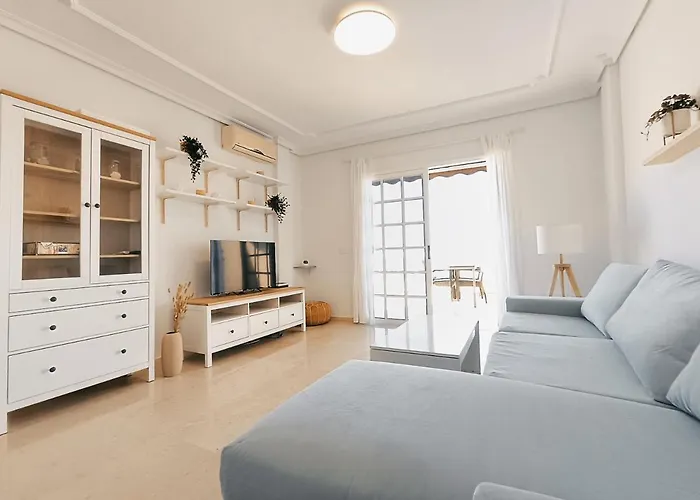 Charming & Sunny Apartment With Ocean View