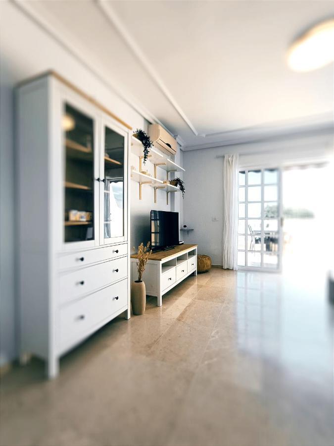 Charming & Sunny With Ocean View Apartment *